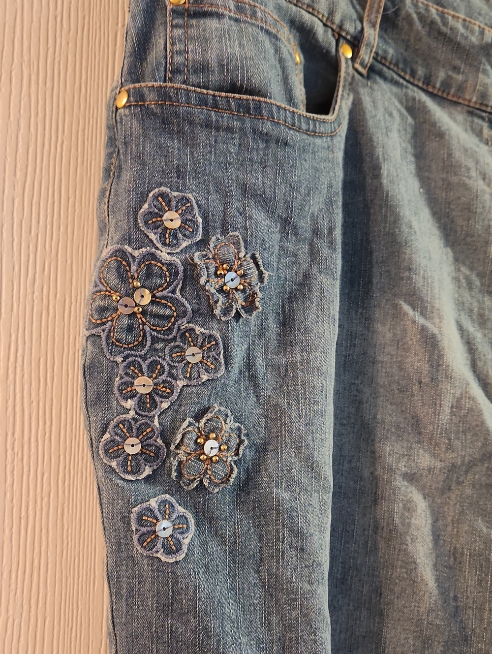 Women's Capris - Picture 3 of 7